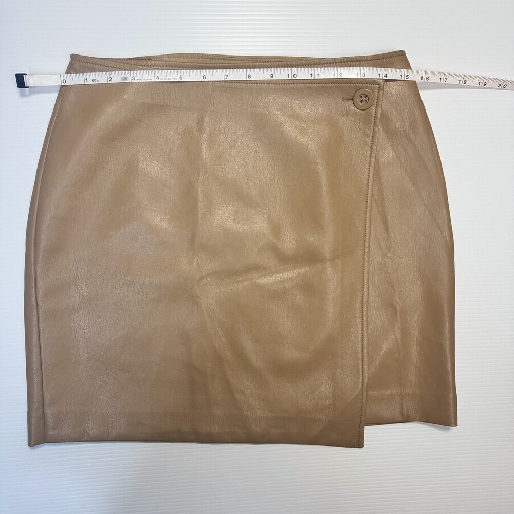 Babaton Aritzia Vicinity Faux Leather Camel Wrap Mini Skirt Women’s 10 Y2K Date - Picture 7 of 16